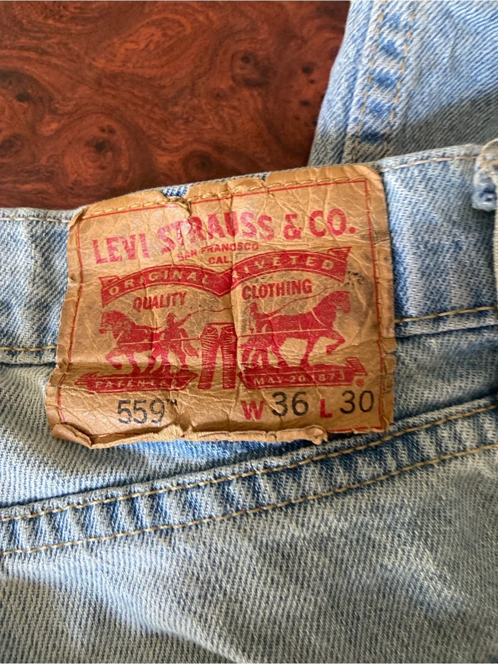 Levi's 559 Men's Light Wash Jeans Relaxed Fit Straight Leg 36x30 Distressed